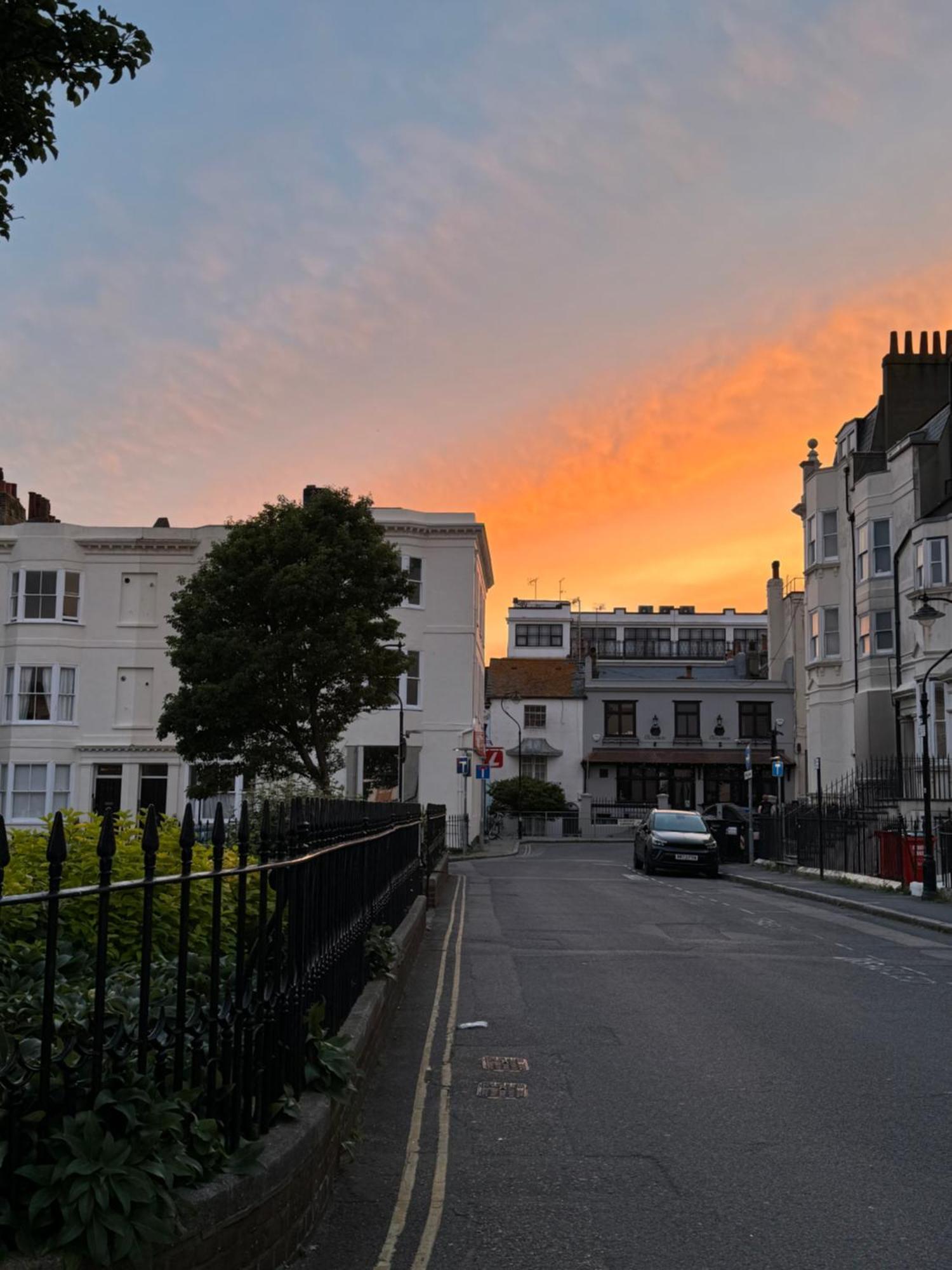2 Bedroom Flat - With King Sized Beds, Netflix And Sky - Perfect For Contractors, Vacation Guests Or Those Relocating Brighton Exterior foto