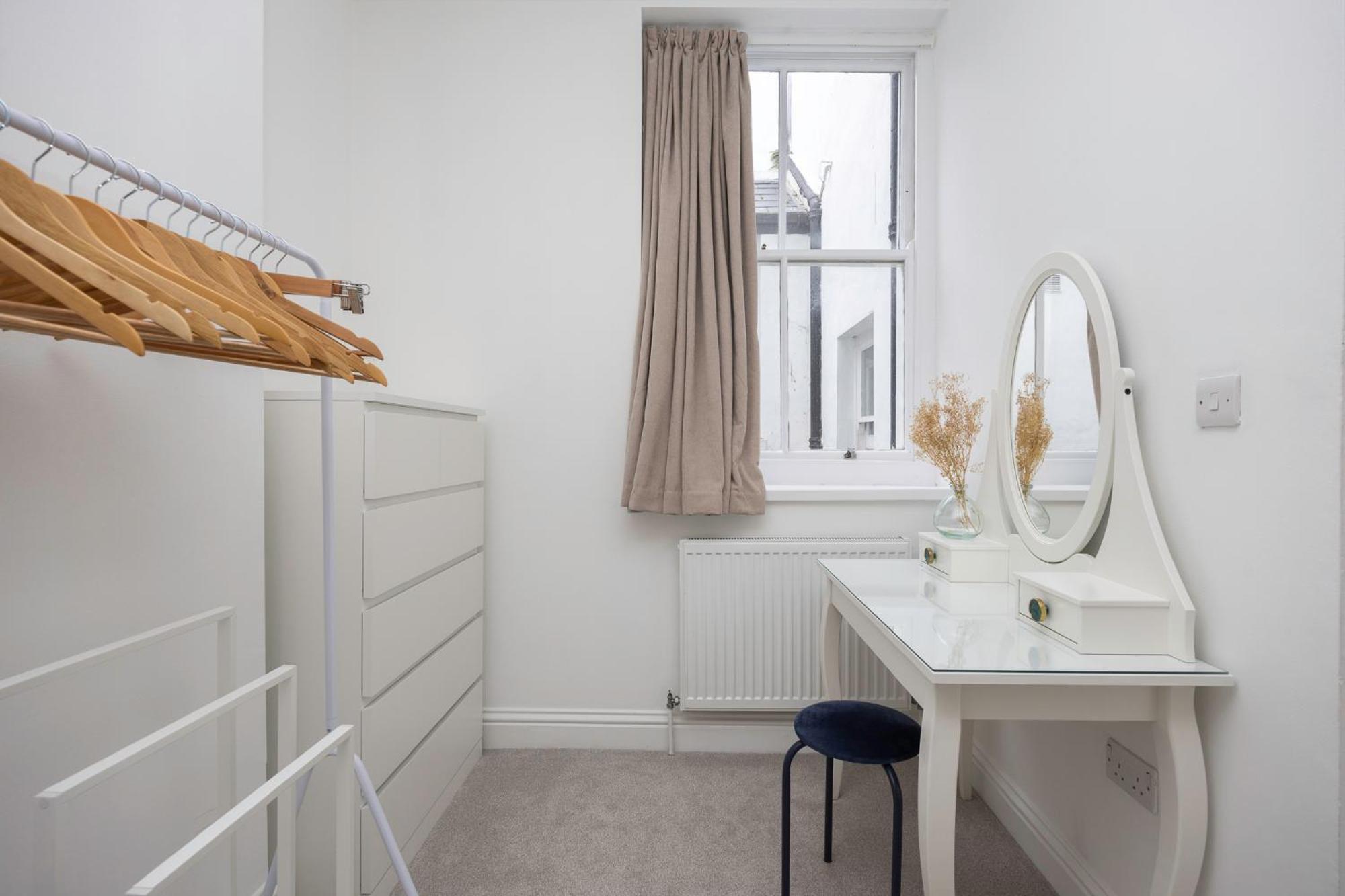 2 Bedroom Flat - With King Sized Beds, Netflix And Sky - Perfect For Contractors, Vacation Guests Or Those Relocating Brighton Exterior foto